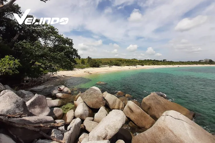 tempat wisata di bintan pantai senggiling